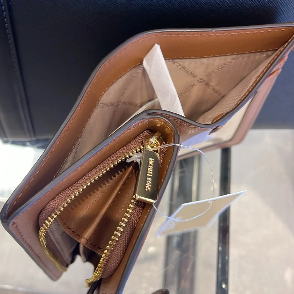 MICHAEL KORS Medium Signature Logo Wallet Vanilla NWT